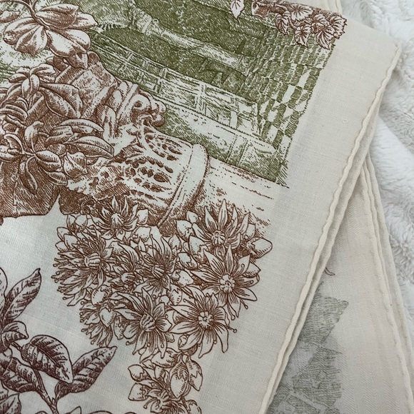 Hermes cashmere shawl. 56” x 56 - Picture 4 of 7